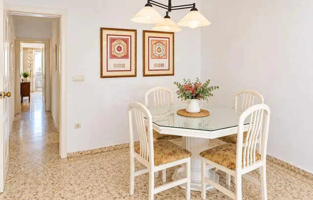 PISO DE 3 DORMITORIOS CON TERRAZA EN FUENGIROLA - foto 4