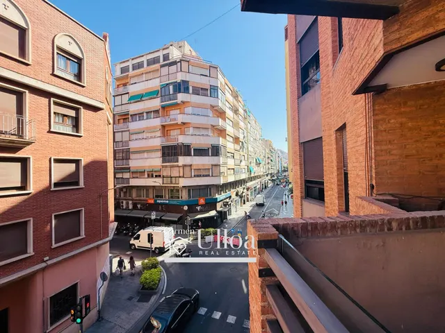PISO AMPLIO Y BIEN COMUNICADO EN EL CENTRO DE ALICANTE — 3