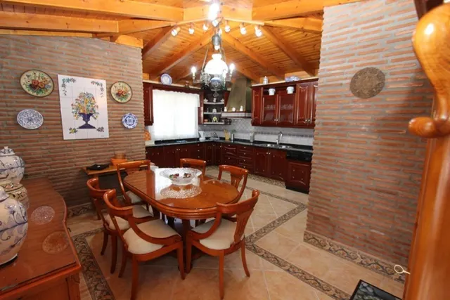 villa independiente 1º linea de playa cabopino — 19