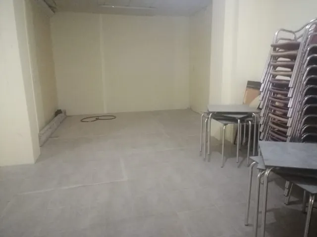 LOCAL COMERCIAL EN LA ZONA DE LOS BLOQUES — 3