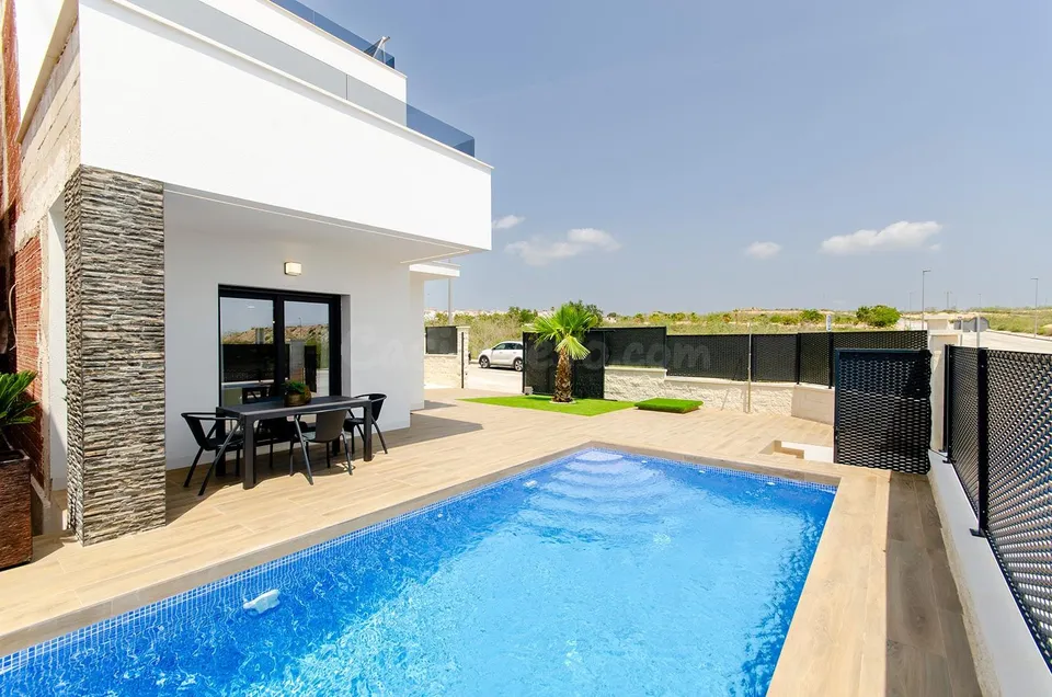 EXCLUSIVAS VILLAS INDEPENDIENTES EN VISTABELLA GOLF