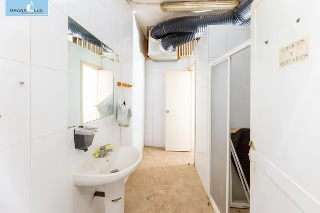 Local + vivienda en Avda. Cadiz — 46