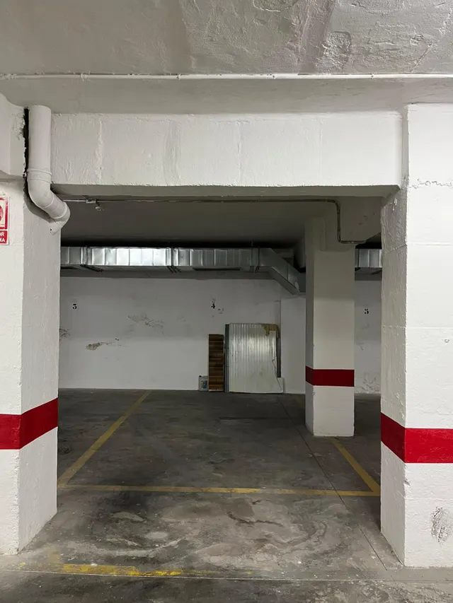 Alquiler plaza de aparcamiento para moto en Arabial — 4