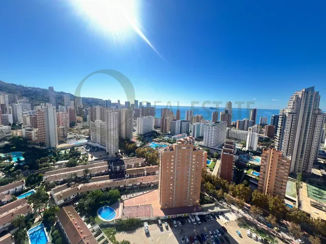 Espectacular piso en planta 27 con vistas panorámicas y ubicación privilegiada — 38