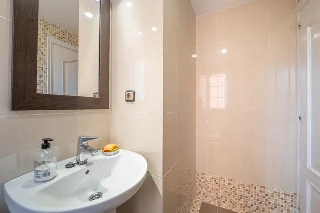 CHALET CON VISTAS PANORAMICAS EN GOJAR — 23