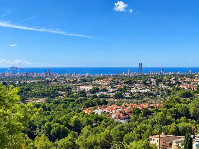 Chalet en alquiler anual con piscina privada, jardín y vistas panorámicas en alfaz del pi — 3