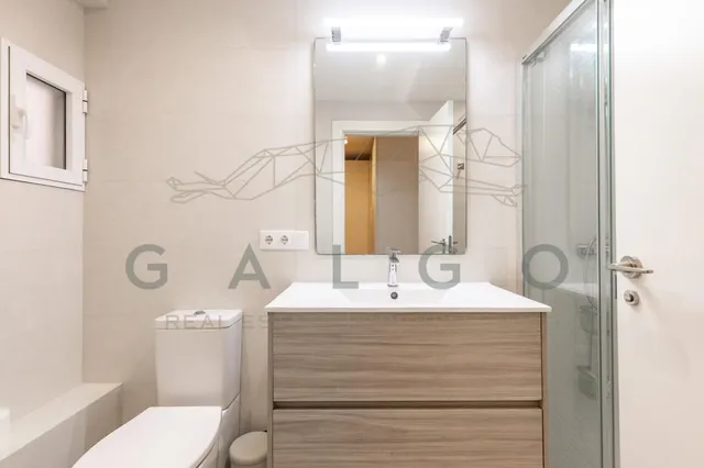 Comprar piso reformado con garaje junto a Plaza Xúquer — 24