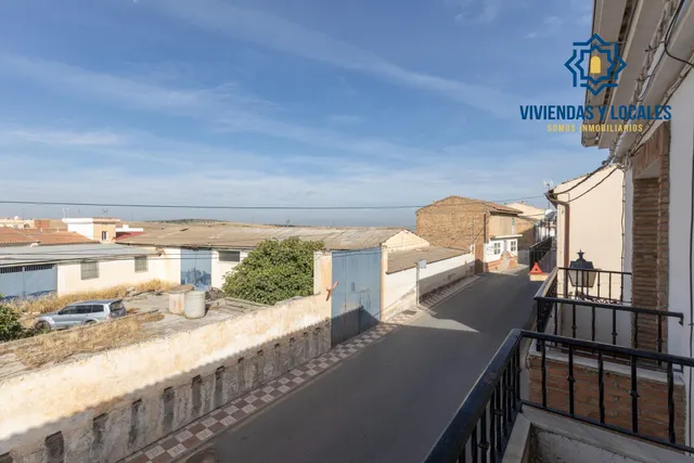 Casa en esquina en venta en Las Gabias — 42