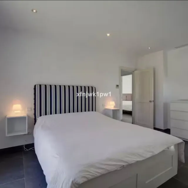 Chalet 6 habitaciones 661m² en venta - Costa del Sol — 28