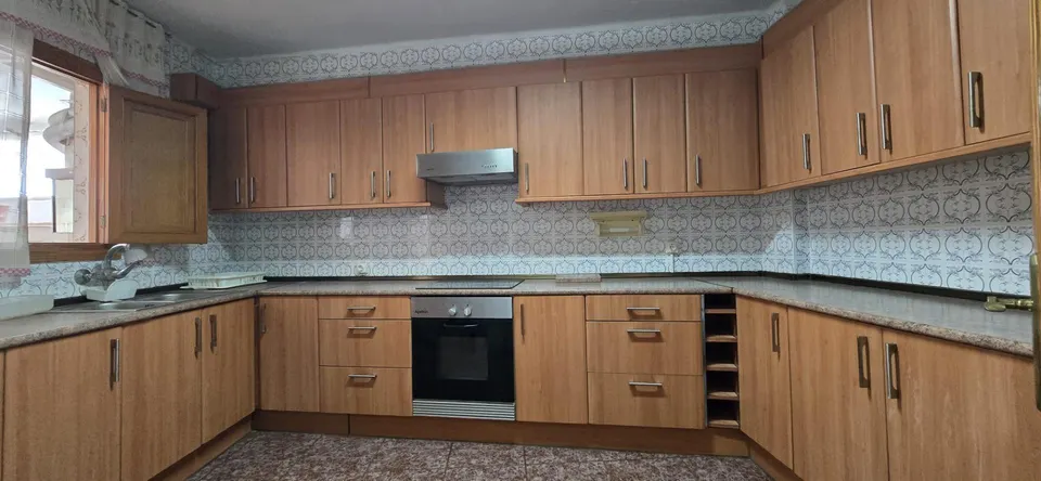 Piso en venta en Cheste, junto a Mercadona y estación de tren