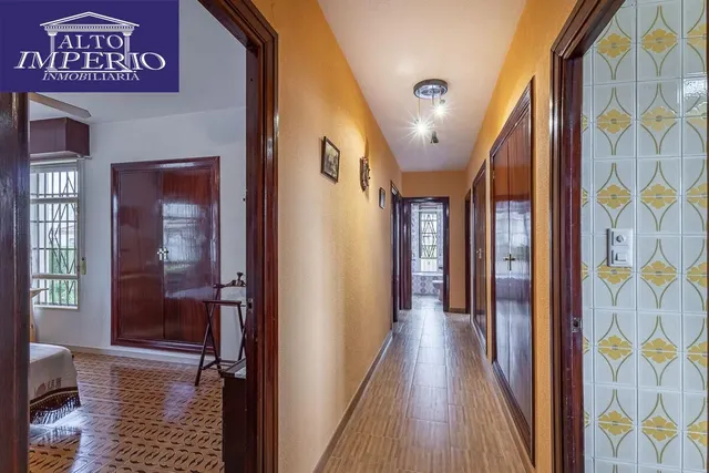 Gran casa con parcela y piscina en Cájar — 24