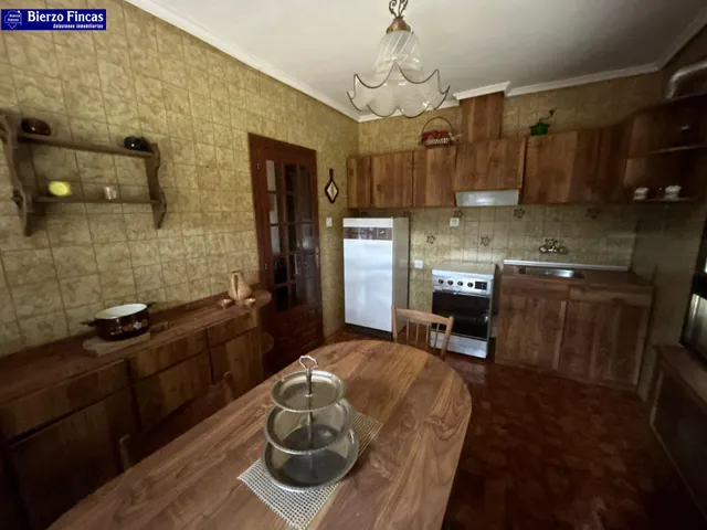 Se vende casa en Carracedelo — 12