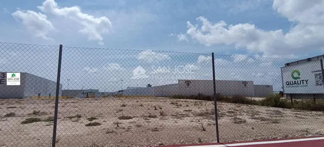 SE ALQUILA TERRENO URBANO INDUSTRIAL TERCIARIO - foto 2