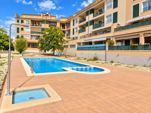 Ático luminoso con piscina comunitaria, parking y terraza privada — 20