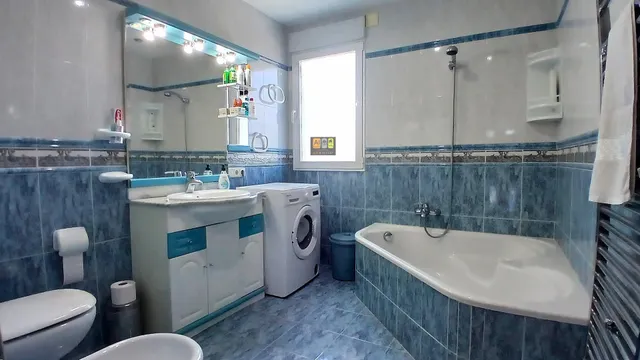 IMPRESIONANTE CHALET EN ALFAS DEL PI — 35