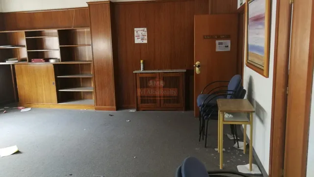 OCASION! SE ALQUILA GRAN ENTREPLANTA CON DIVERSOS DESPACHOS Y OFICINAS, EN EL CORAZON DE ALBACETE — 31