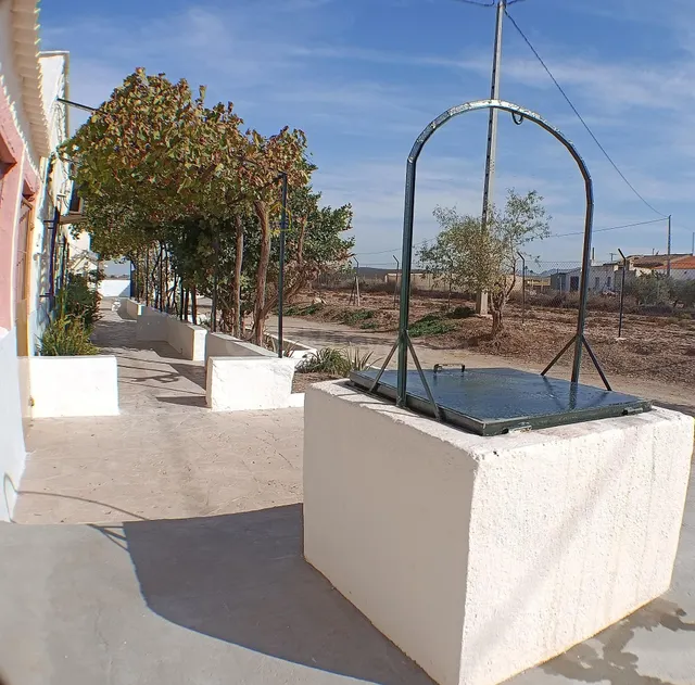 Casa con parcela y apartamento independiente a la venta en L - foto 3