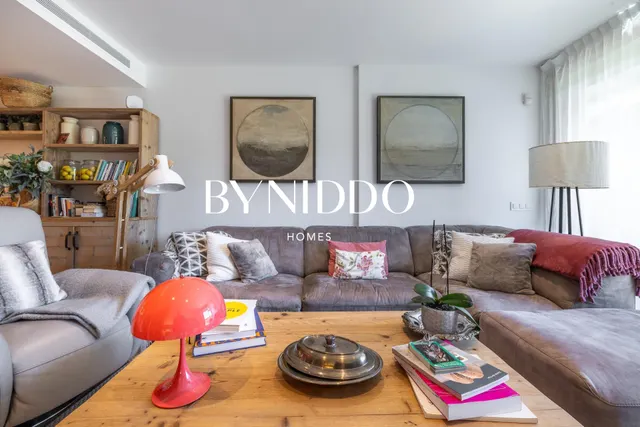 Exclusiva vivienda con dos espacios independientes, jardín privado y piscina en Can Mates — 18