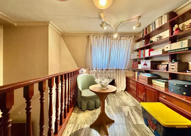 SE VENDE CASA CON PISCINA EN GLORIETA DE NOVELDA. — 15
