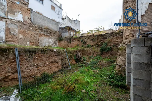 SE VENDE TERRENO URBANO PLURIFAMILIAR ZONA REAL DE CARTUJA Y JARDINES DEL TRIUNFO — 3