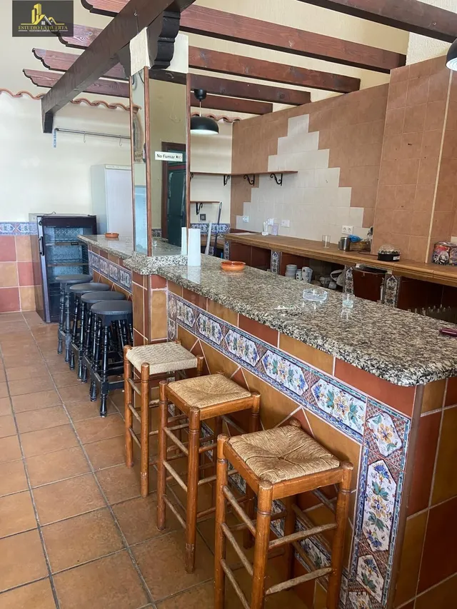 NAVE EN ZONA ALTA DEMANDA CON LICENCIA DE COCINA 98m2 - foto 3