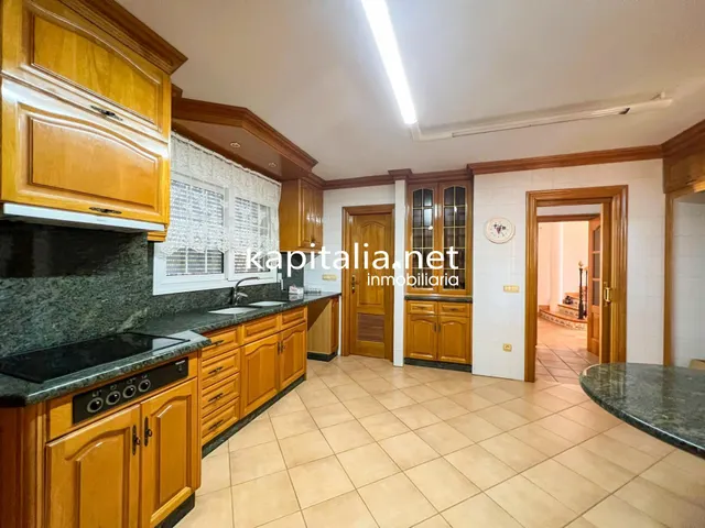 Magnifico chalet a la venta en Valencia — 10