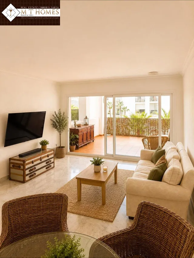 Elegante apartamento con vistas al parque y la piscina – 500 metros de playamar, tren y todos los servicios – urbanización privada con zonas ajardinadas — 6
