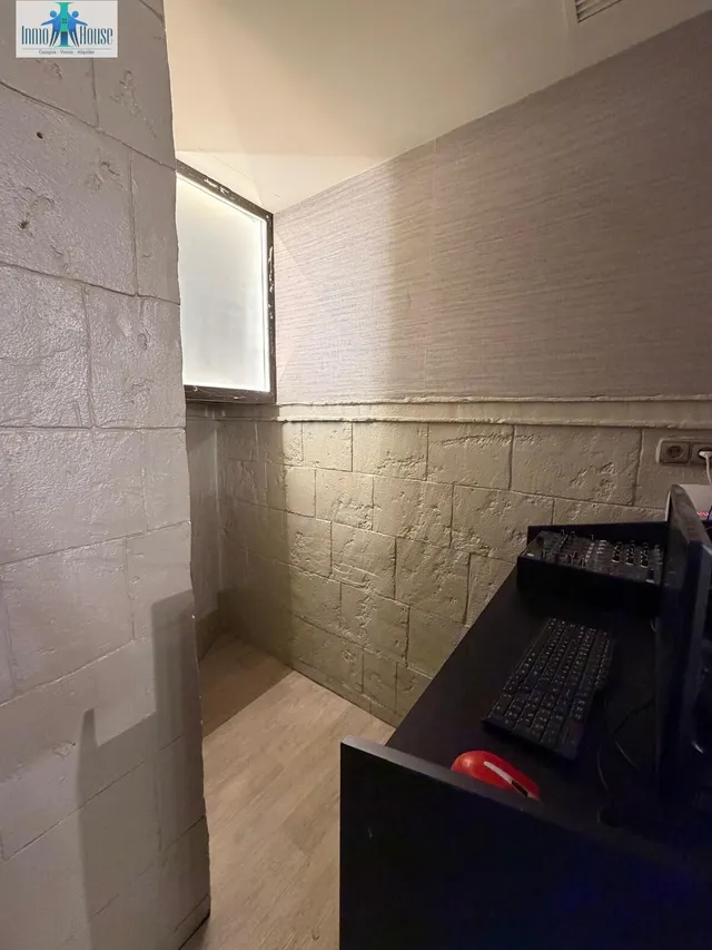 LOCAL EN VENTA CALLE MAYOR — 16