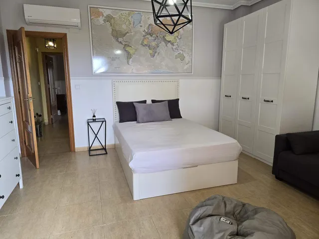 UNIFAMILIAR EN EL ALTET (ELCHE). — 27