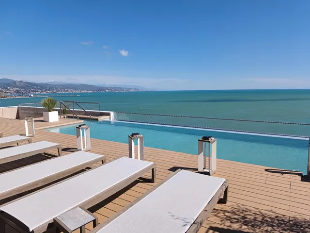 ¡Exclusivo Piso de Lujo en las Málaga Towers! — 45