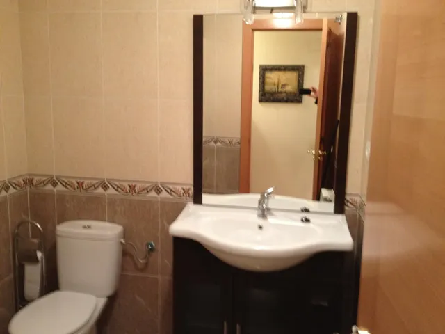 SE VENDE AMPLIO PISO, 138 M2, SEMINUEVO, TRASTERO, ASCENSOR, GARAJE. PARA ENTRAR A VIVIR — 8