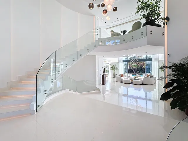Moderna villa de lujo en la prestigiosa urbanización de Sierra Blanca, Marbella — 5