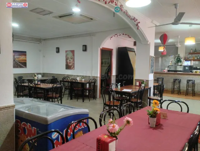 SE VENDE CAFETERIA Y VIVIENDA EN EL CENTRO DE PEDRO MUÑOZ(CI - foto 3