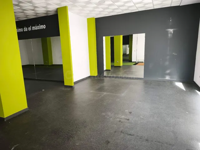 LOCAL COMERCIAL MUY CENTRICO TOTALMENTE ACONDICIONADO - foto 4