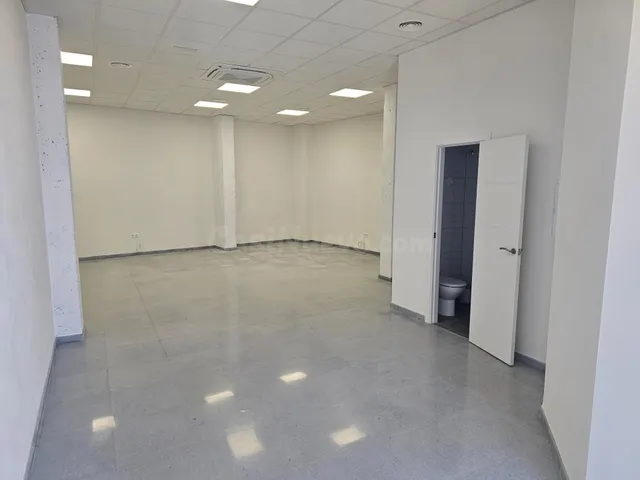 Local comercial 71m² en alquiler - Centro