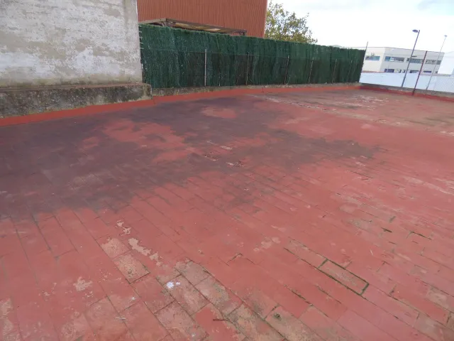 Local para reformar con muchas posibilidades en Malgrat de Mar — 9
