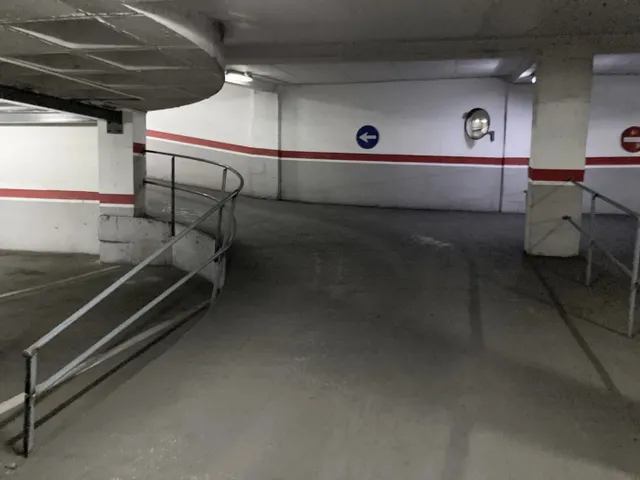 VENTA PLAZA DE GARAJE  EN C/ FRA PERE BALAGUER, 60 — 3