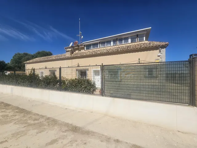Chalet independiente con parcela a 15 minutos de las playas  - foto 3