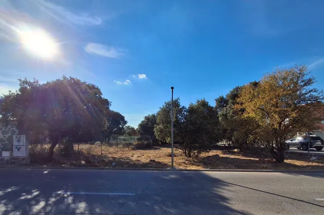 PARCELA DE ESQUINA EN ZONA PIOZ — 3
