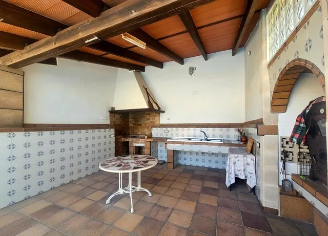 Exceptional Detached Corner Villa with Swimming Pool and Prime Location — 11