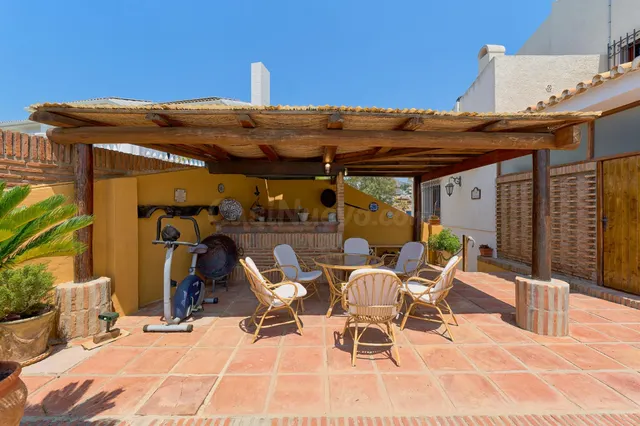 Fantástica villa con espectaculares vistas a Málaga - foto 4