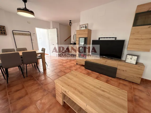 CASA TIPO DÚPLEX CON VISTAS AL MAR — 2