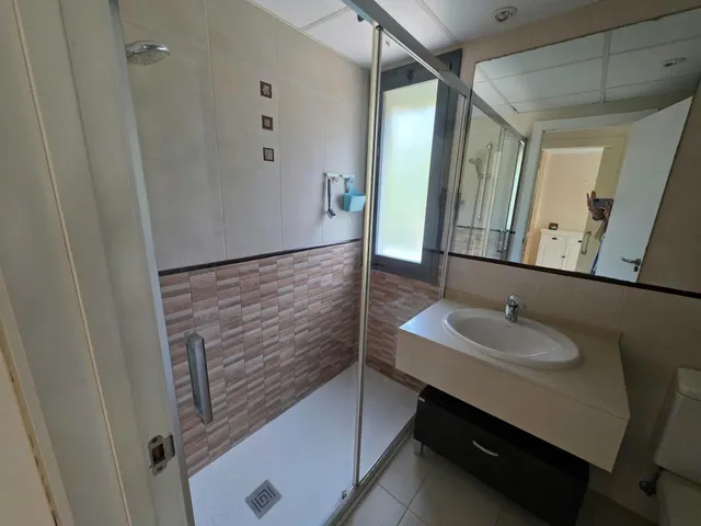 2 DORMITORIOS 1 BAÑO — 10