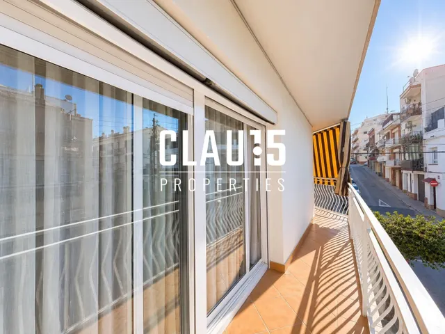 Exclusivo piso esquinero en venta a 10 min de la playa en Canet de Mar — 18