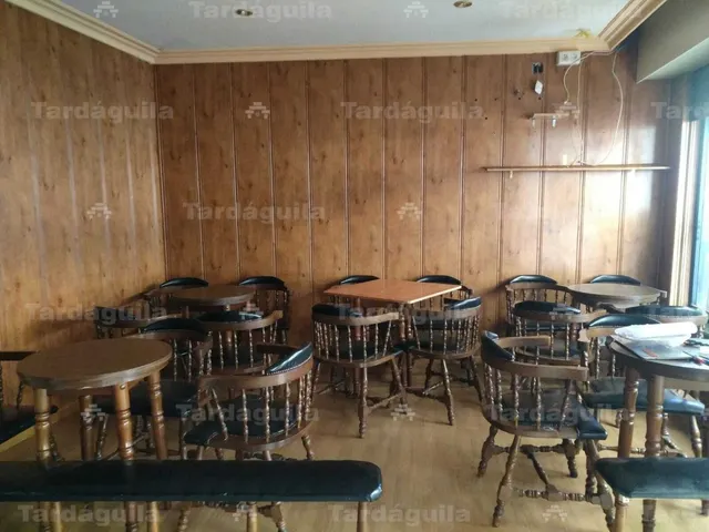 LOCAL BAR EN VENTA JUNTO A LA AVENIDA VILLAMAYOR Y PLAZA CARMELITAS — 2