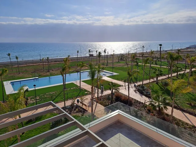 Piso en planta baja en Valle Niza, a un paso del mar. — 16