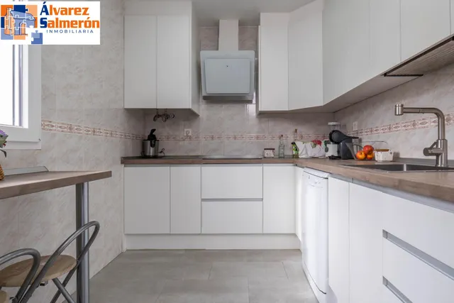 Encantadora Casa Reformada en Ogijares con Vistas y Espacios para Disfrutar — 13
