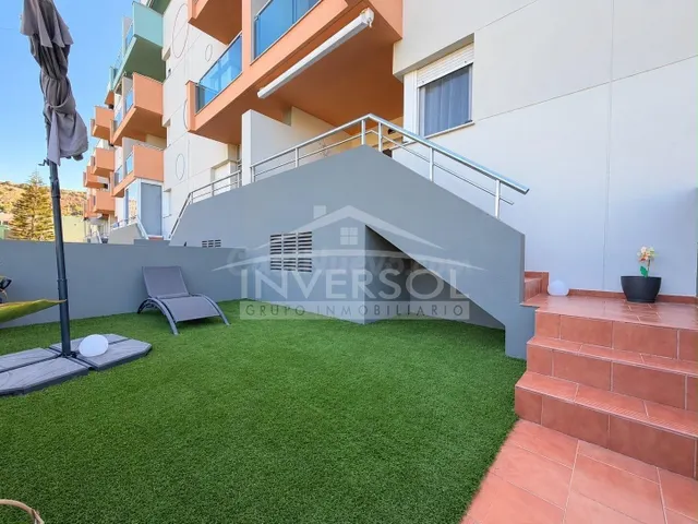 BAJO EN PALM BEACH, ALMERIMAR — 2