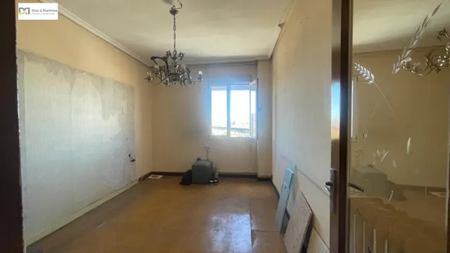 PISO AL LADO estación RENFE — 8