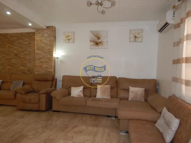 Casa Espaciosa en Montesa: Comodidad y Estilo — 2